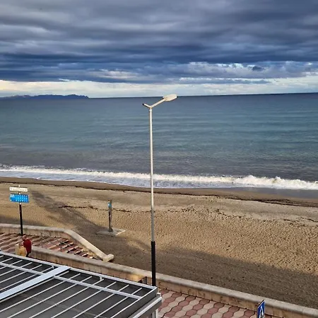 Atico Frente Al Mar, Un 