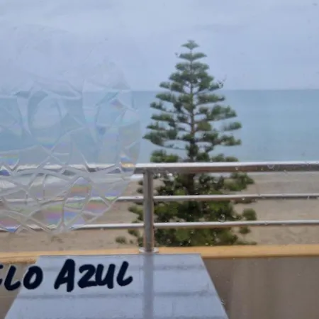 Atico Frente Al Mar, Un 