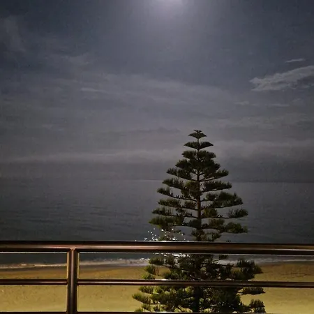 Atico Frente Al Mar, Un 