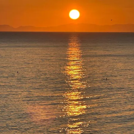 Atico Frente Al Mar, Un 